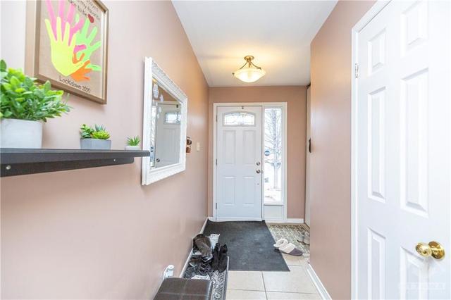 1435 Beaucourt Place, Townhouse with 3 bedrooms, 3 bathrooms and 3 parking in Ottawa ON | Image 2