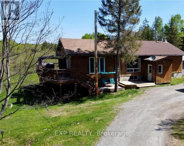2092 Nepewassi Lake Rd, House detached with 2 bedrooms, 2 bathrooms and 20 parking in St. Charles ON | Image 20