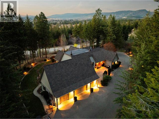 2957 Harvard Road, House detached with 4 bedrooms, 3 bathrooms and 13 parking in Kelowna BC | Image 10