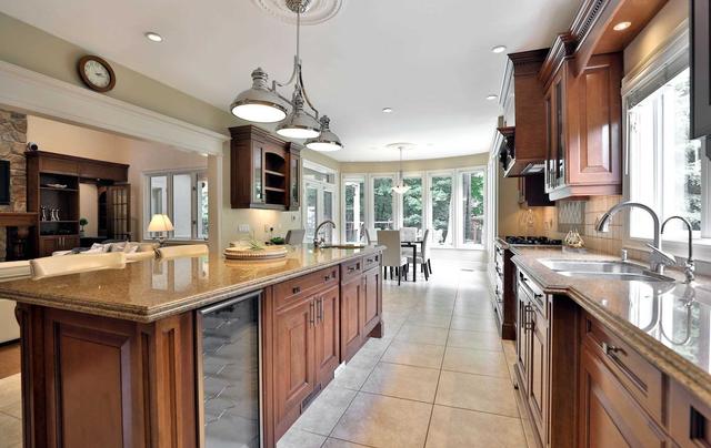69 Shorewood Pl, House detached with 4 bedrooms, 7 bathrooms and 7 parking in Oakville ON | Image 2