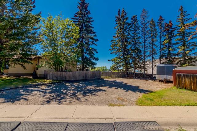 6003 Lewis Drive Sw, House detached with 4 bedrooms, 2 bathrooms and 3 parking in Calgary AB | Image 43