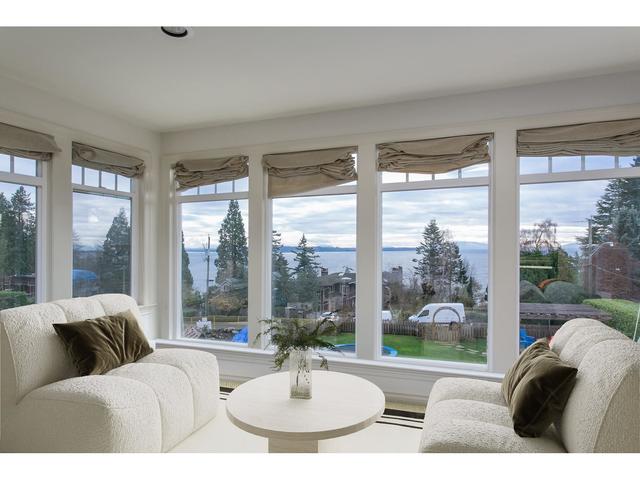 14008 Marine Drive, House detached with 5 bedrooms, 4 bathrooms and 7 parking in White Rock BC | Image 16