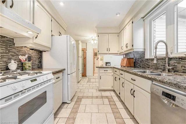 32 Rickson Ave, House detached with 3 bedrooms, 3 bathrooms and 5 parking in Guelph ON | Image 5