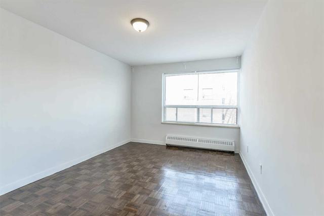 608 - 28 Riverwood Pkwy, Condo with 2 bedrooms, 1 bathrooms and 1 parking in Toronto ON | Image 11