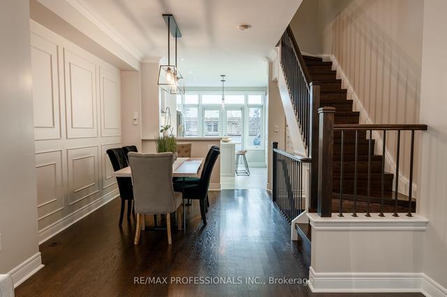 66 Lobo Mews, House attached with 3 bedrooms, 2 bathrooms and 2 parking in Toronto ON | Image 23