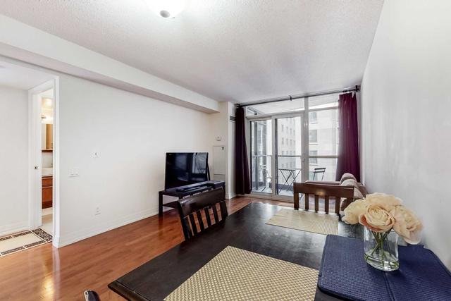 902 - 21 Carlton St, Condo with 2 bedrooms, 2 bathrooms and 0 parking in Toronto ON | Image 38