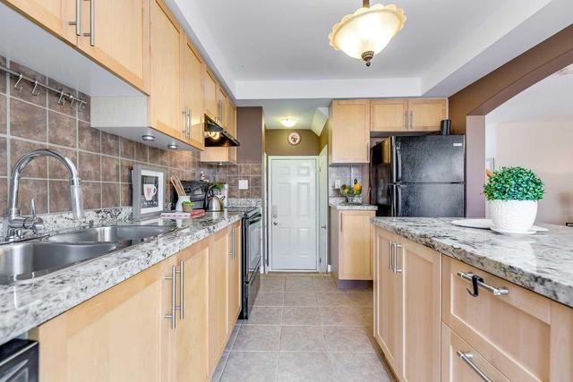 365 Prosser Circ, House attached with 3 bedrooms, 2 bathrooms and 2 parking in Milton ON | Image 13
