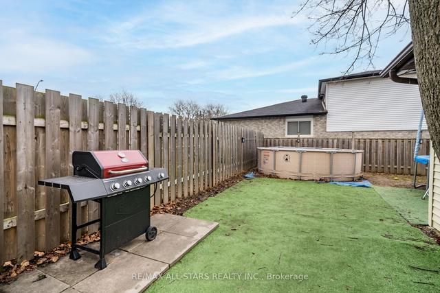 735 Hillcroft St, House semidetached with 3 bedrooms, 3 bathrooms and 5 parking in Oshawa ON | Image 32