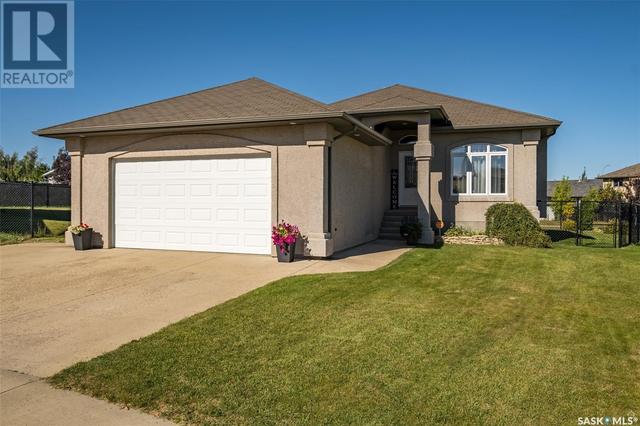 31 Damour Terrace, House detached with 6 bedrooms, 3 bathrooms and null parking in Prince Albert SK | Card Image