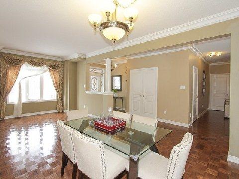 63 Grand Oak Dr, House detached with 4 bedrooms, 4 bathrooms and 4 parking in Richmond Hill ON | Image 3