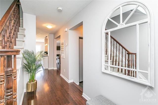 152 Cedardown Private, Townhouse with 3 bedrooms, 3 bathrooms and 2 parking in Ottawa ON | Image 5