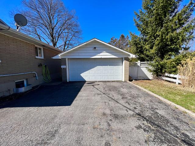 74 Selena Ave, House detached with 4 bedrooms, 2 bathrooms and 12 parking in Belleville ON | Image 31