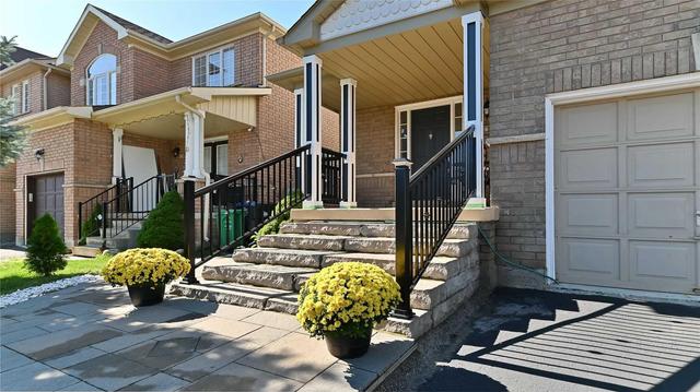 20 Allangrove Dr, House detached with 3 bedrooms, 3 bathrooms and 2 parking in Brampton ON | Image 2