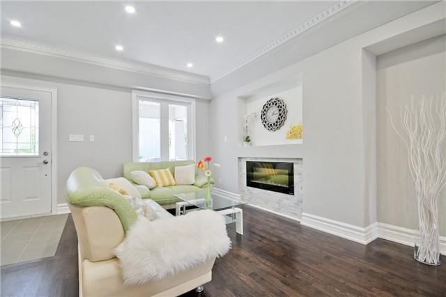 4 Muir Ave, House semidetached with 3 bedrooms, 4 bathrooms and null parking in Toronto ON | Image 3