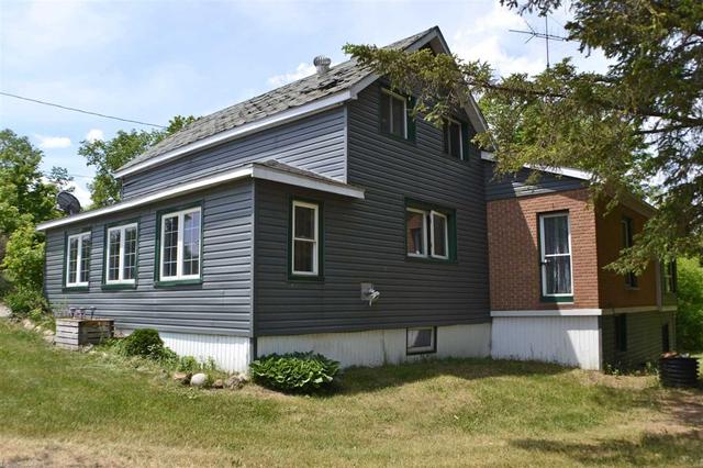 11545 County Road 38, House detached with 2 bedrooms, 2 bathrooms and 3 parking in Central Frontenac ON | Image 3