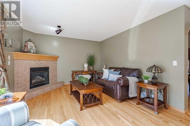 731 Coopers Drive Sw, House detached with 4 bedrooms, 2 bathrooms and 4 parking in Airdrie AB | Image 13