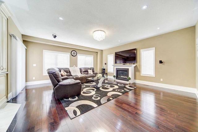 114 Budea Cres, House detached with 5 bedrooms, 5 bathrooms and 4 parking in Toronto ON | Image 7