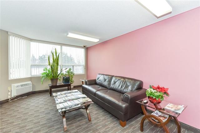 907 - 35 Green Valley Drive, House attached with 1 bedrooms, 1 bathrooms and null parking in Kitchener ON | Image 3