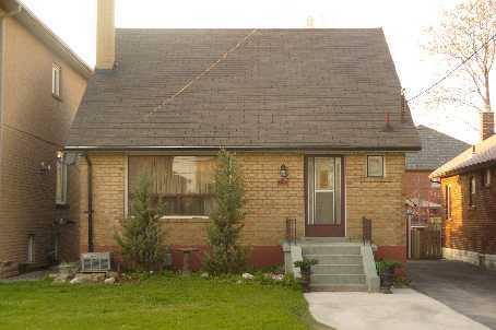 1104 Glengrove Ave, House detached with 3 bedrooms, 2 bathrooms and 3 parking in Toronto ON | Image 1