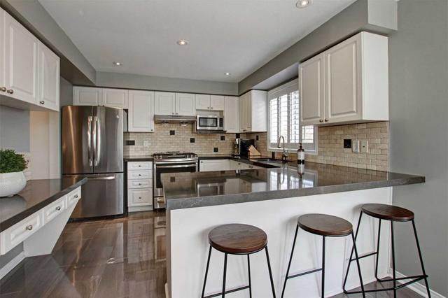 2503 Gill Cres, House attached with 3 bedrooms, 3 bathrooms and 2 parking in Oakville ON | Image 4