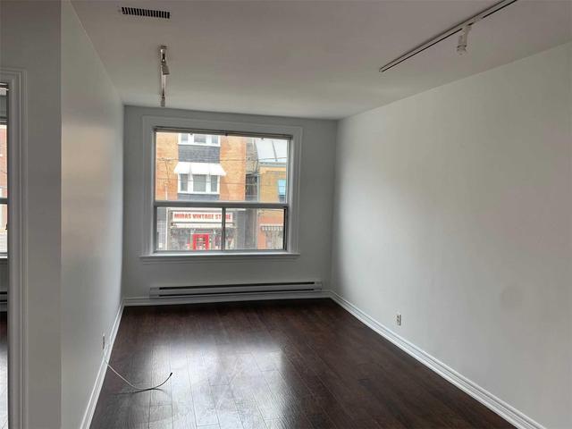 upper - 2381 Queen St E, Condo with 3 bedrooms, 1 bathrooms and 0 parking in Toronto ON | Image 4