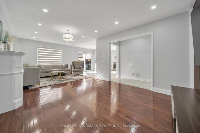 54 Earlsbridge Blvd, House detached with 4 bedrooms, 5 bathrooms and 6 parking in Brampton ON | Image 35