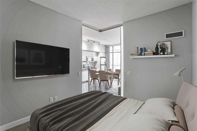 3010 - 33 Charles St E, Condo with 1 bedrooms, 1 bathrooms and 0 parking in Toronto ON | Image 9