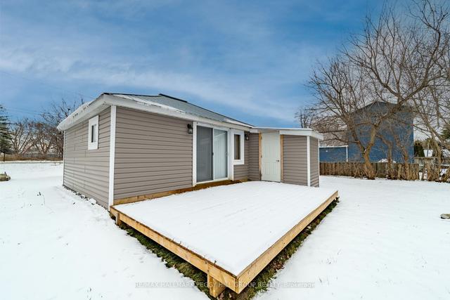 5496 County Rd 90, House detached with 2 bedrooms, 1 bathrooms and 4 parking in Springwater ON | Image 4