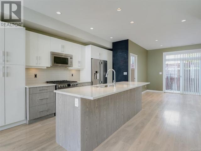 913 Whirlaway Cres, House attached with 4 bedrooms, 4 bathrooms and 3 parking in Langford BC | Image 7