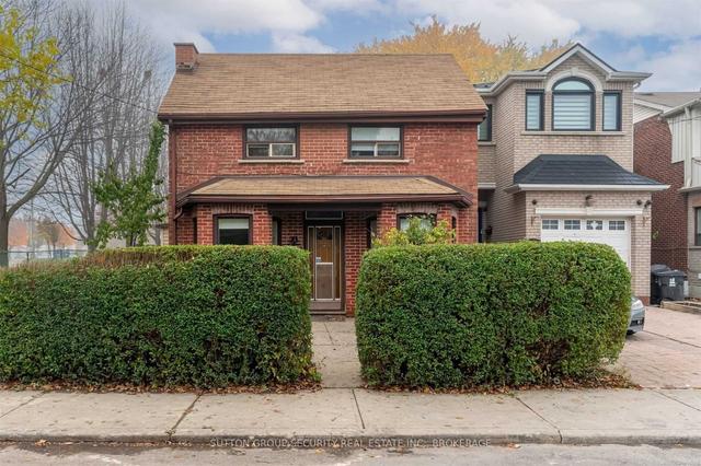 404 Salem Ave, House detached with 3 bedrooms, 2 bathrooms and 1 parking in Toronto ON | Image 1