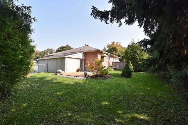 136 Maurice Crt, House semidetached with 3 bedrooms, 2 bathrooms and 5 parking in Newmarket ON | Image 30