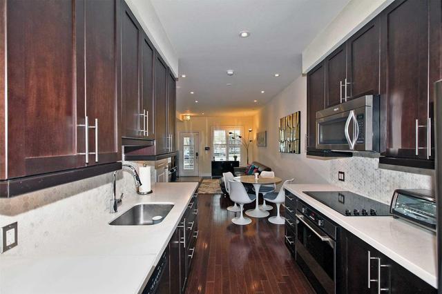 2156 Bayview Ave, Townhouse with 3 bedrooms, 3 bathrooms and 1 parking in Toronto ON | Image 8