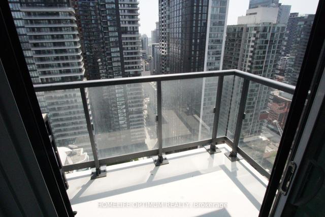 3516 - 87 Peter St, Condo with 1 bedrooms, 1 bathrooms and 0 parking in Toronto ON | Image 6
