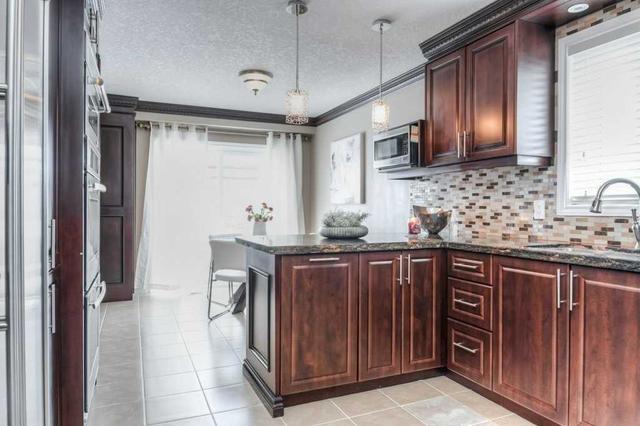 32 Lena Cres, House detached with 3 bedrooms, 4 bathrooms and 3 parking in Cambridge ON | Image 2