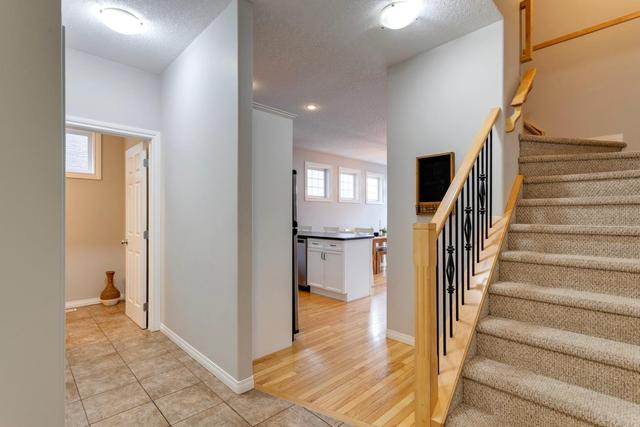 5631 6 Street Sw, Home with 3 bedrooms, 2 bathrooms and 1 parking in Calgary AB | Image 1
