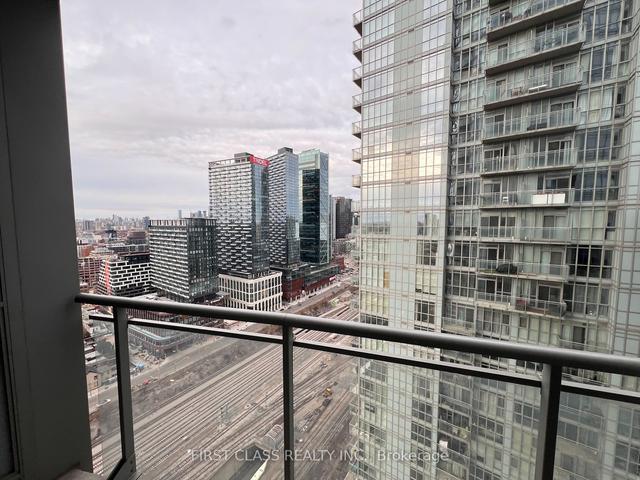 3503 - 21 Iceboat Terr, Condo with 1 bedrooms, 1 bathrooms and 0 parking in Toronto ON | Image 3