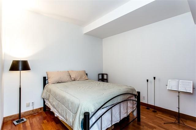 404 - 1 St John's Rd, Condo with 2 bedrooms, 1 bathrooms and null parking in Toronto ON | Image 12