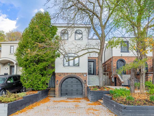 1025 Spadina Rd, House detached with 4 bedrooms, 5 bathrooms and 2 parking in Toronto ON | Image 1