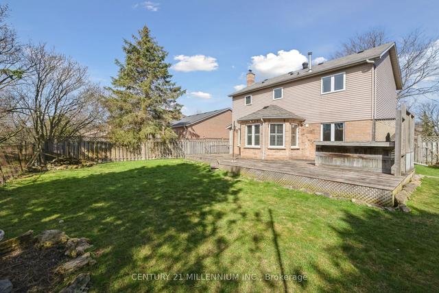 23 Underhill Cres, House detached with 3 bedrooms, 4 bathrooms and 8 parking in Aurora ON | Image 33