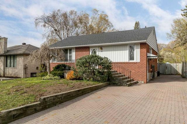 10 Wesley St, House detached with 3 bedrooms, 3 bathrooms and 5 parking in Barrie ON | Image 1