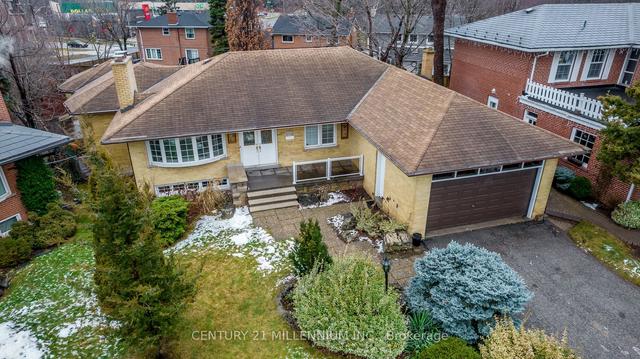 12 Boxbury Rd, House detached with 3 bedrooms, 3 bathrooms and 6 parking in Toronto ON | Image 31