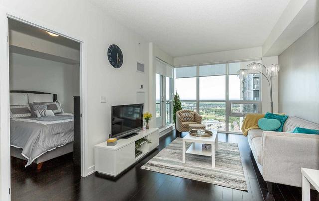 3701 - 510 Curran Pl, Condo with 1 bedrooms, 1 bathrooms and 1 parking in Mississauga ON | Image 4