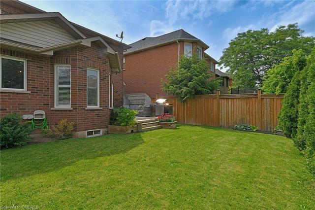 2227 Chickadee Crescent, House detached with 5 bedrooms, 3 bathrooms and 4 parking in Oakville ON | Image 32