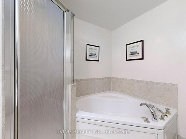 802 - 1101 Leslie St, Condo with 2 bedrooms, 2 bathrooms and 2 parking in Toronto ON | Image 9