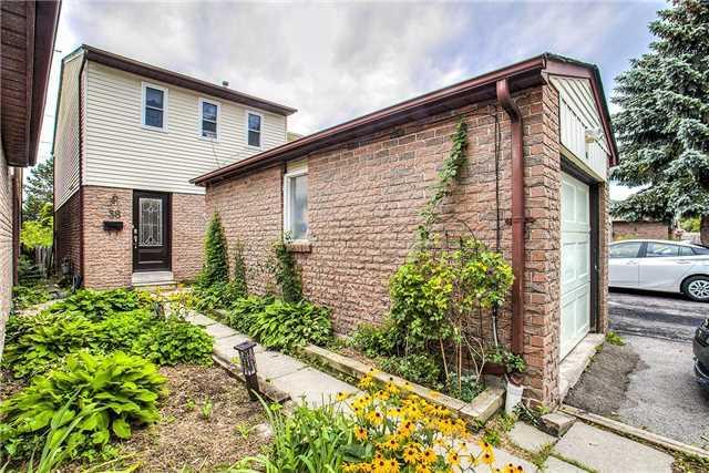 38 Sandy Haven Dr, House attached with 3 bedrooms, 4 bathrooms and 2 parking in Toronto ON | Image 1