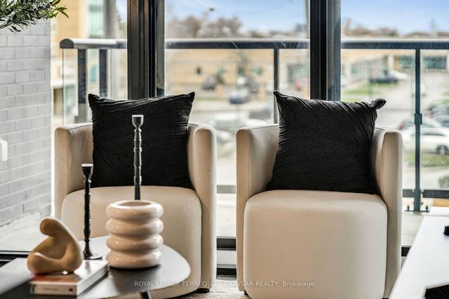 214 - 7 Smith Cres, Condo with 2 bedrooms, 1 bathrooms and 1 parking in Toronto ON | Image 5