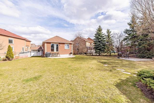 72 Mosley Cres, House detached with 2 bedrooms, 2 bathrooms and 5.5 parking in Brampton ON | Image 30