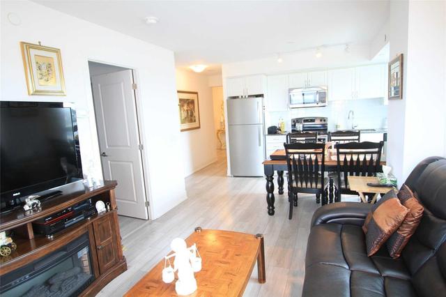 1302 - 1215 Bayly St, Condo with 2 bedrooms, 2 bathrooms and 1 parking in Pickering ON | Image 7