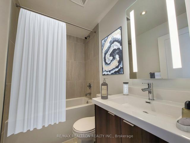 4229 - 5 Mabelle Ave, Condo with 2 bedrooms, 2 bathrooms and 1 parking in Toronto ON | Image 4