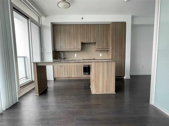 2710 - 426 University Ave, Condo with 1 bedrooms, 1 bathrooms and 0 parking in Toronto ON | Image 4